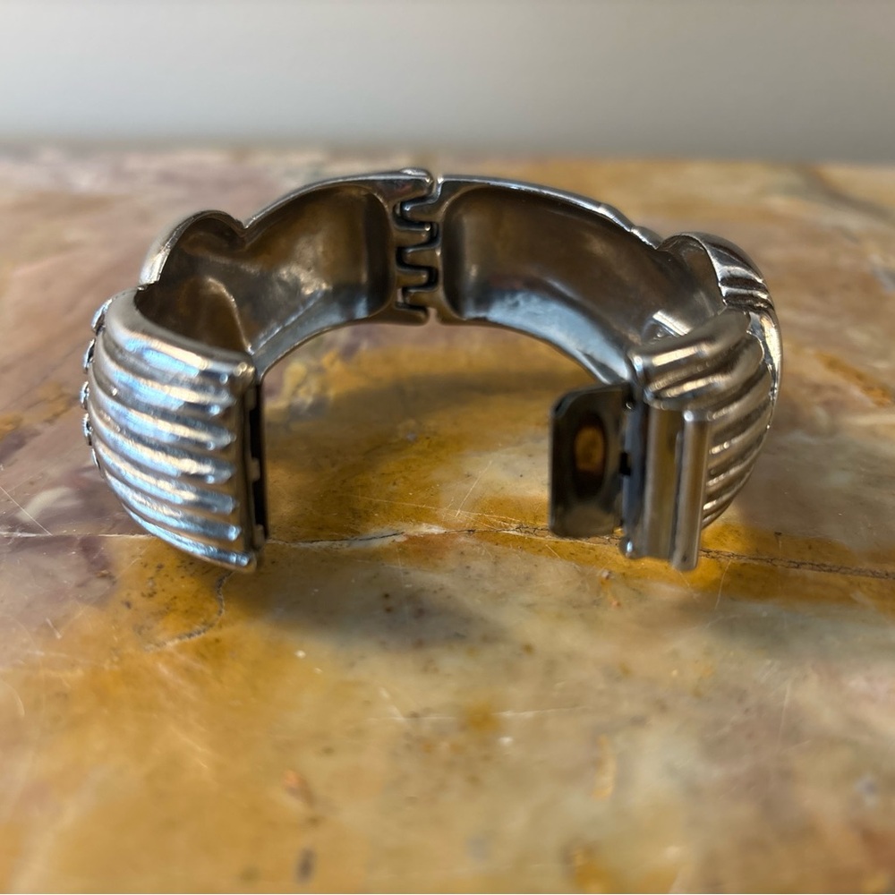 Laurel Burch Signed Mynah Bird Bracelet Silver Tone Chunky Hinged Cuff Vintage - Picture 2 of 5